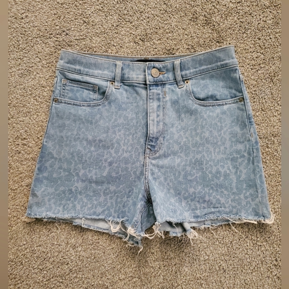 EUC Express leopard high-rise midi shorts sz 4